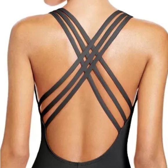 LA BLANCA Cross Back One-Piece Swimsuit - Picture 5 of 8
